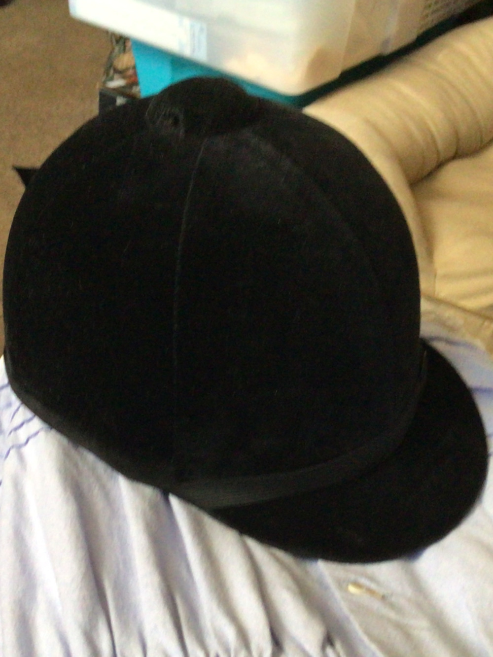 Christy’s velvet hunt cap eqestrian like new